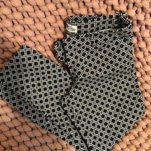 Black/White Old Navy Pixie Slim Pants, size 5